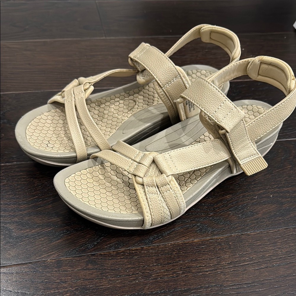 Baretrap tan strap sandals
